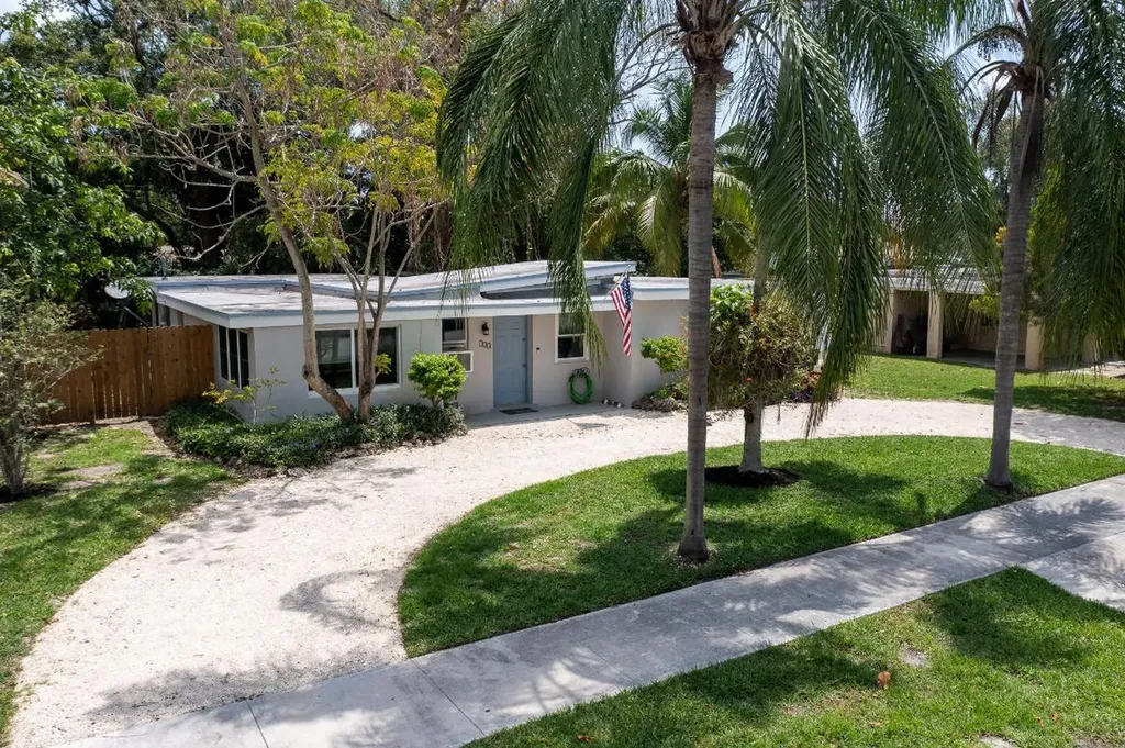 125 Edmund Road West Park FL 33023