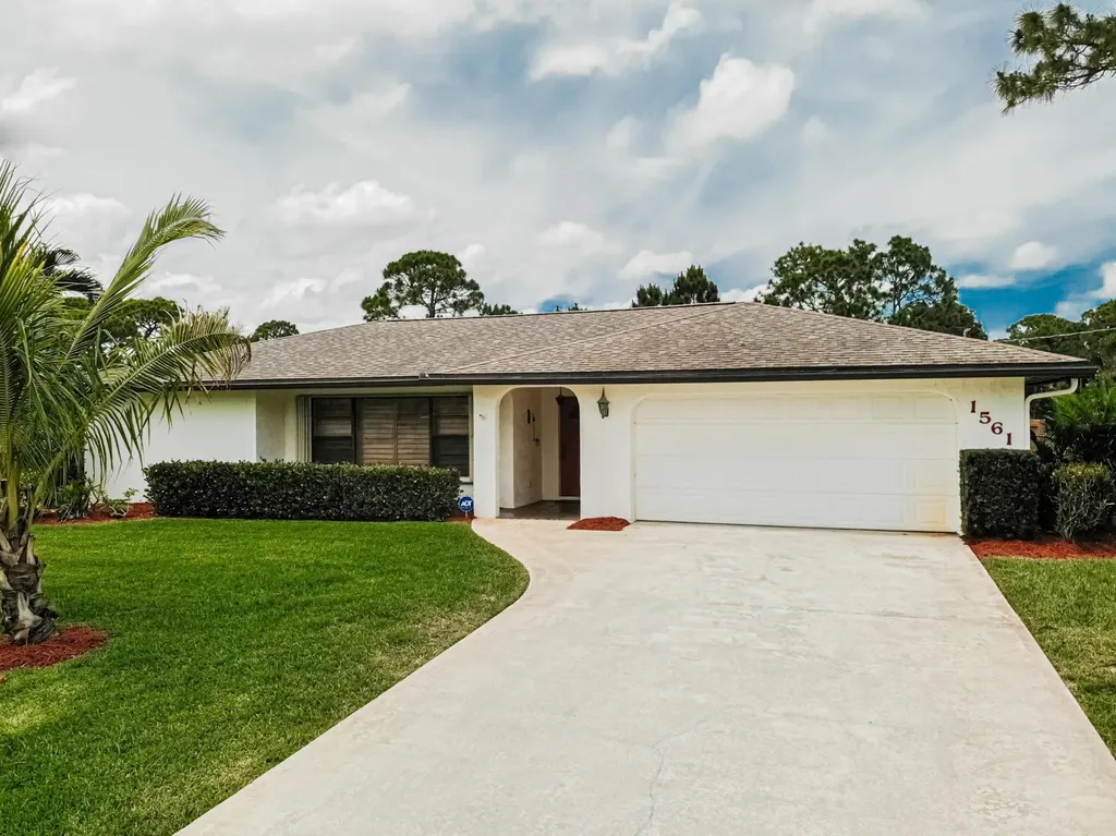1561 SE Blockton Avenue Port St Lucie FL 34952