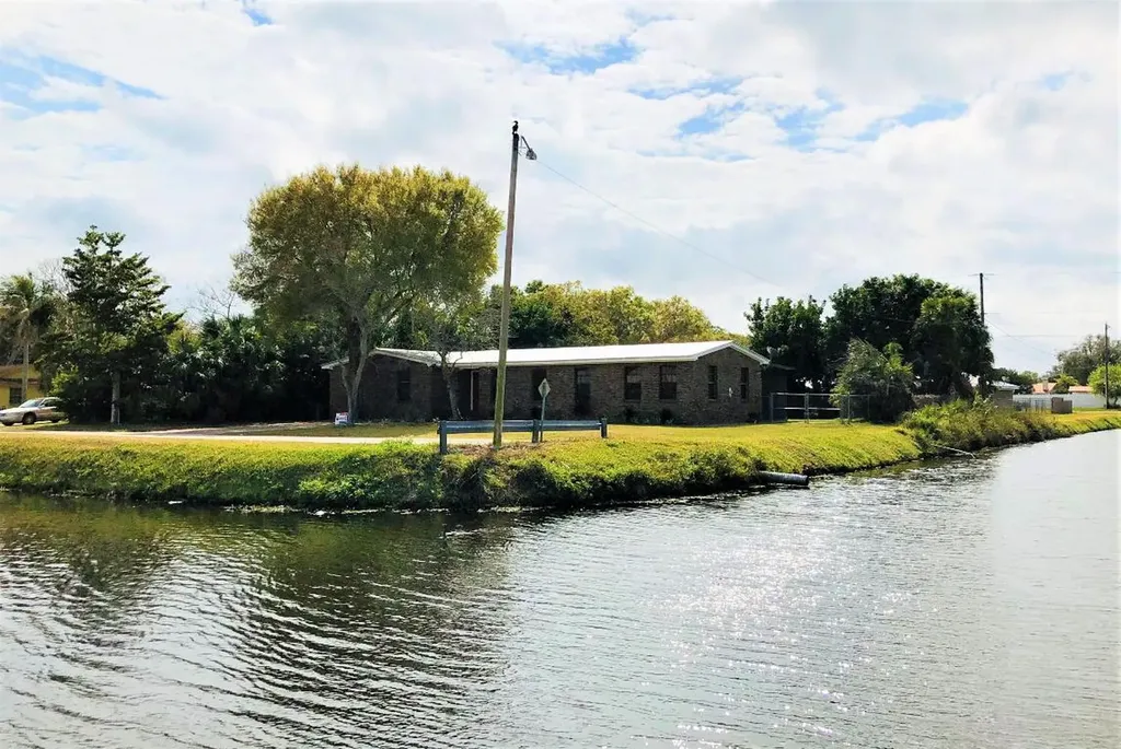326 W Avenida Del Rio Clewiston FL 33440