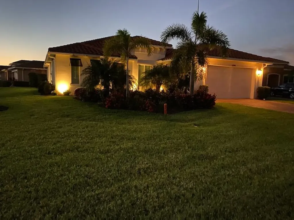 11199 SW Rose Apple Court Port St Lucie FL 34987