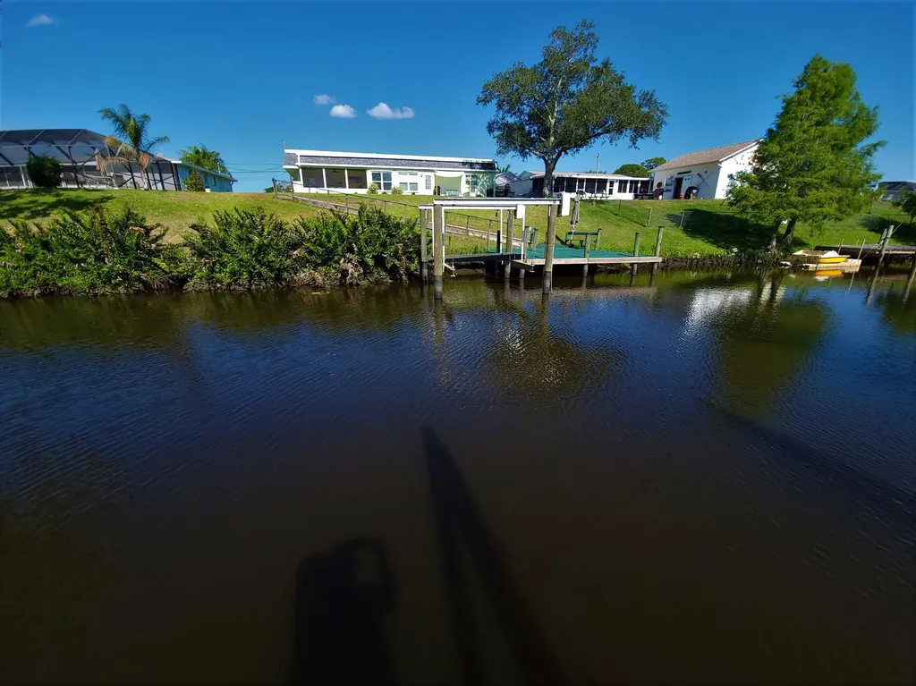 864 SE Degan Drive Port St Lucie FL 34983