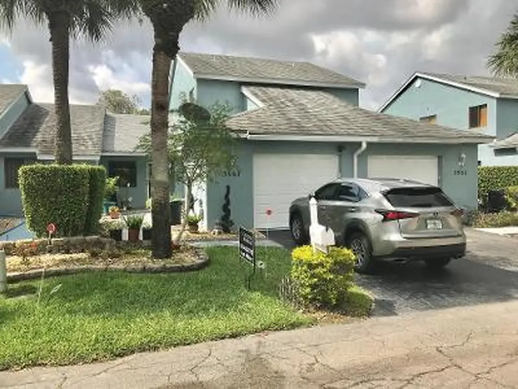 3967 Island Club Circle W Lake Worth FL 33462