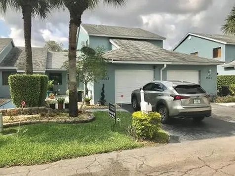 3967 Island Club Circle W Lake Worth FL 33462