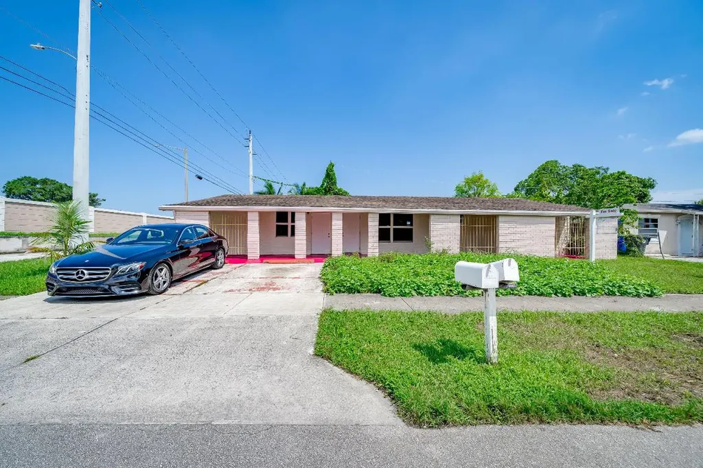 1500 SW 67th Avenue North Lauderdale FL 33068