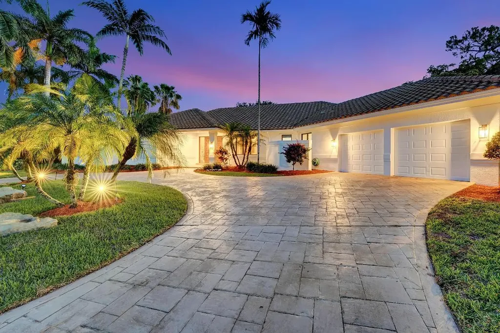 4235 Saint Charles Way Boca Raton FL 33434