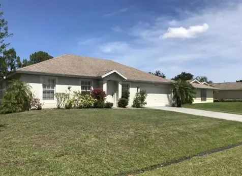 2125 SW Trenton Lane Port St Lucie FL 34984