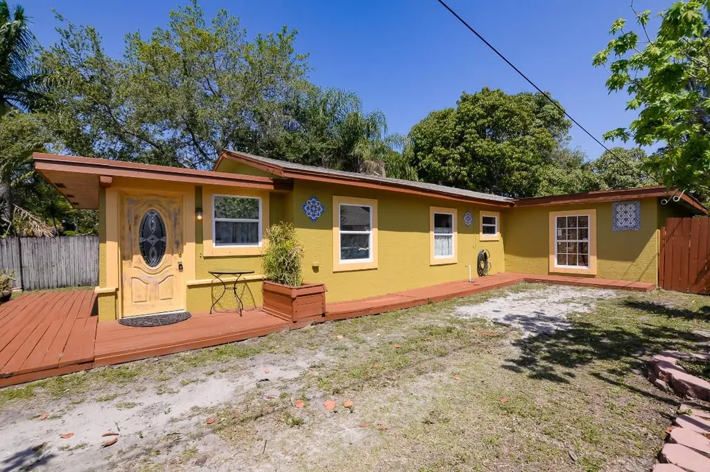 1128 Boston Avenue Fort Pierce FL 34950