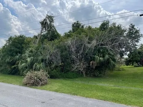 2044 SW Driftwood Street Port St Lucie FL 34953