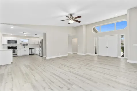 851 SE Walters Terrace Port St Lucie FL 34983