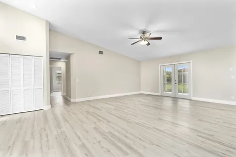 851 SE Walters Terrace Port St Lucie FL 34983