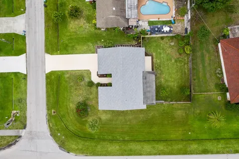 851 SE Walters Terrace Port St Lucie FL 34983