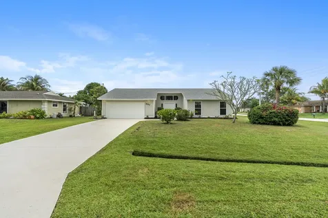 851 SE Walters Terrace Port St Lucie FL 34983