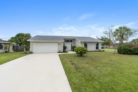 851 SE Walters Terrace Port St Lucie FL 34983