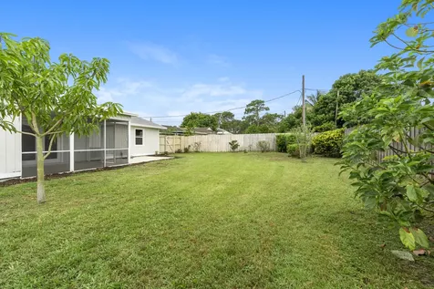 851 SE Walters Terrace Port St Lucie FL 34983