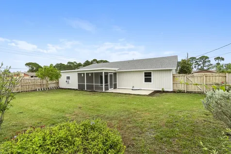 851 SE Walters Terrace Port St Lucie FL 34983
