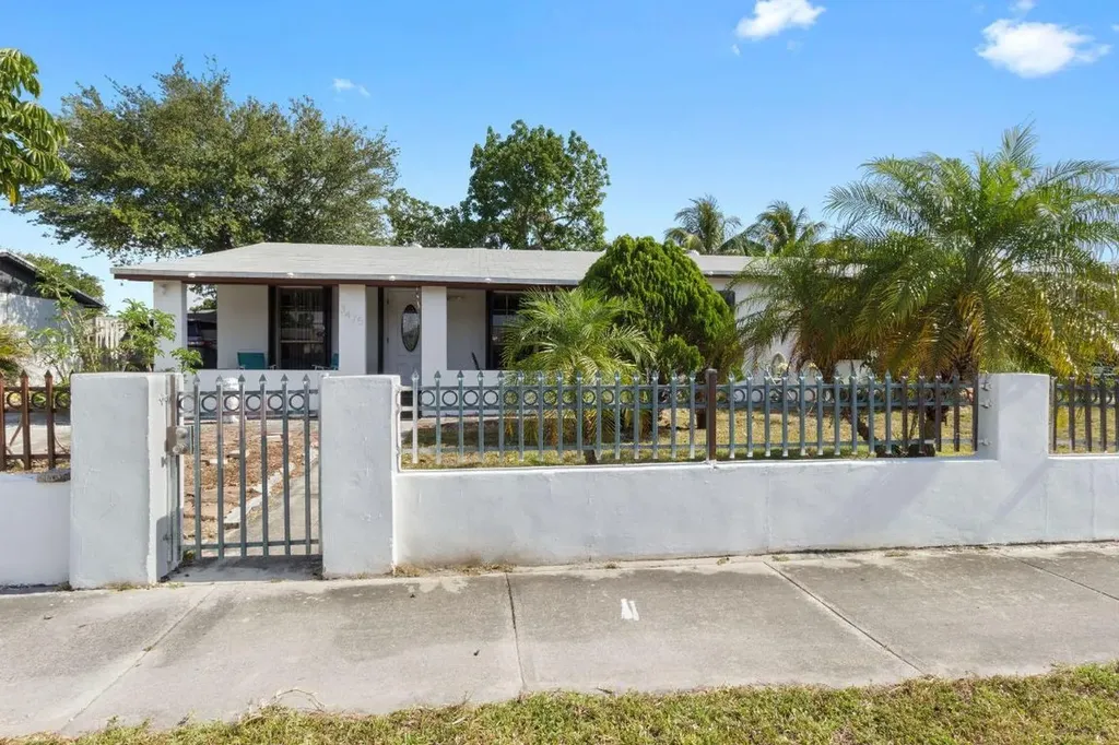 3475 NW 195th Terrace Miami Gardens FL 33056