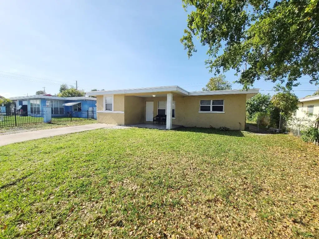 146 W 17th Street Riviera Beach FL 33404