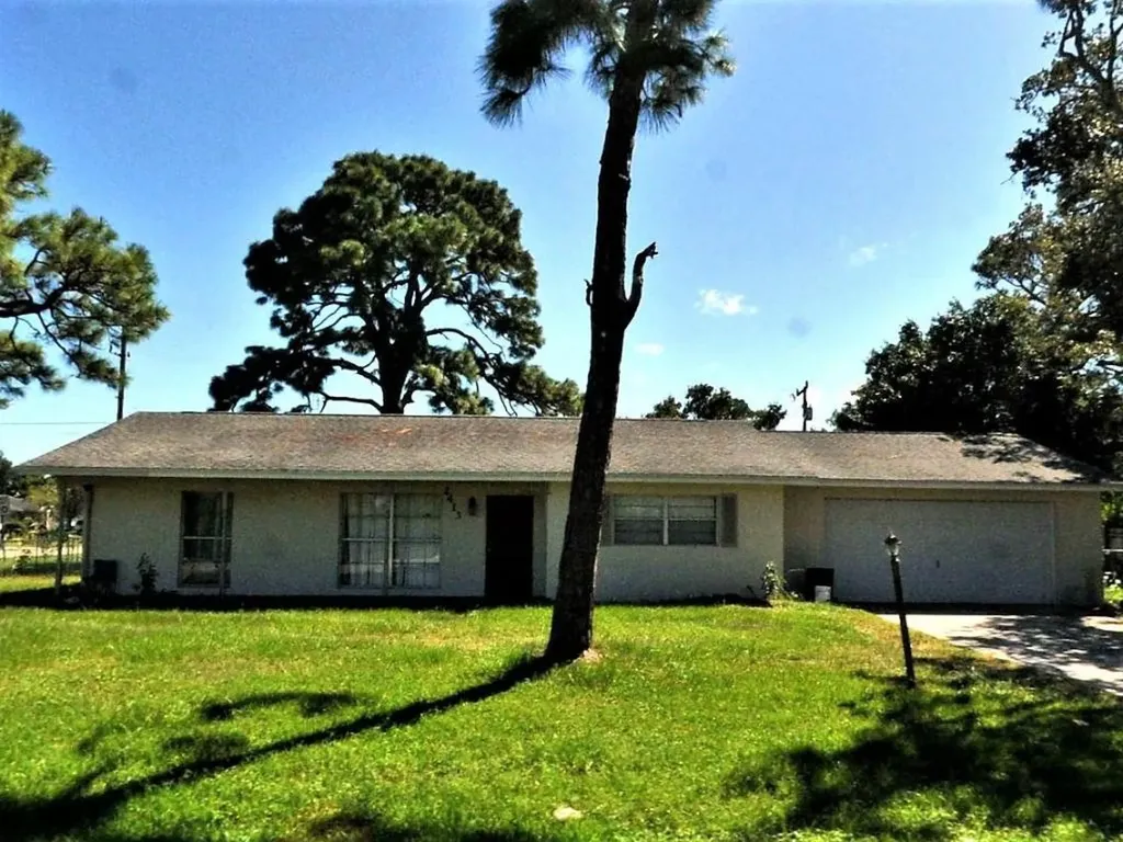 2413 Saint Lucie Boulevard Fort Pierce FL 34946