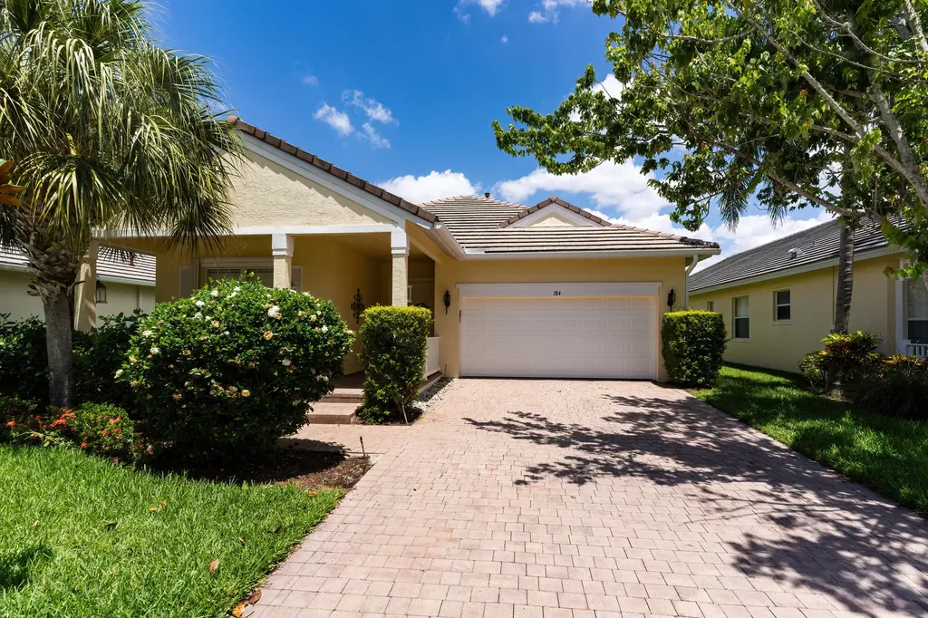 184 NW Willow Grove Avenue Port St Lucie FL 34986
