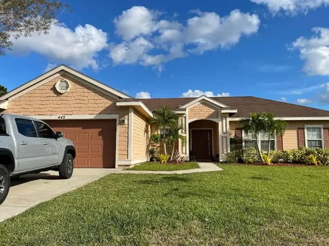 442 SE Airview Avenue Port St Lucie FL 34984