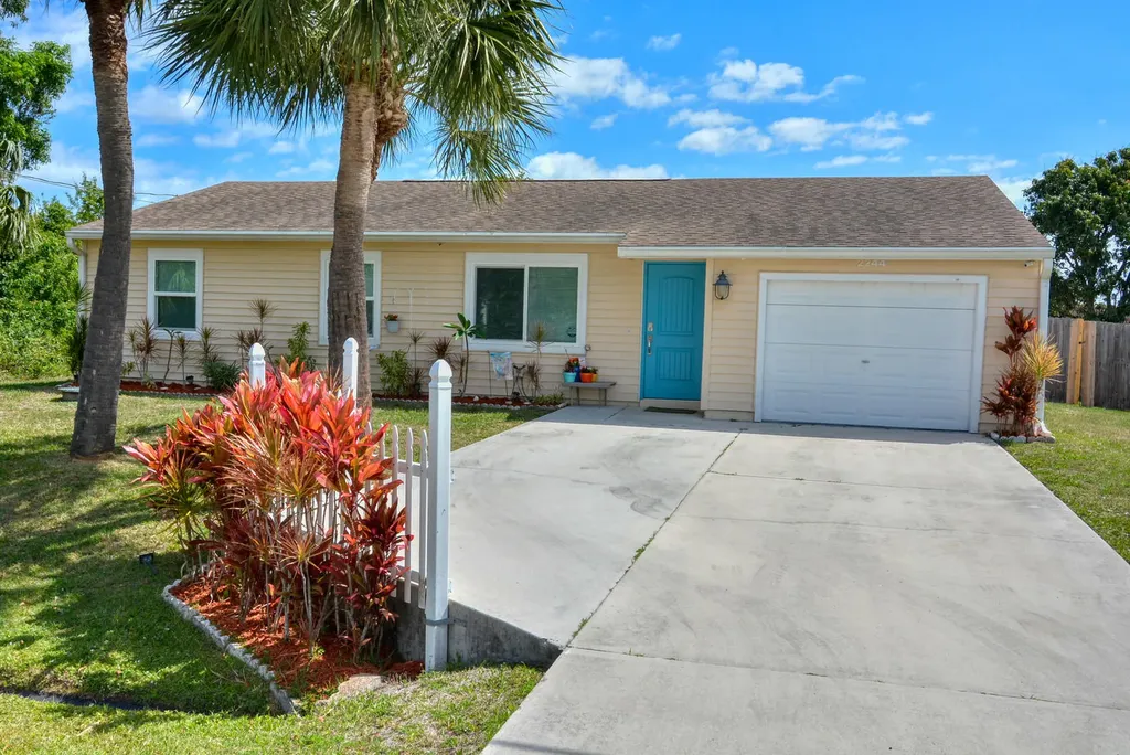 2244 SE Mandrake Circle Port St Lucie FL 34952