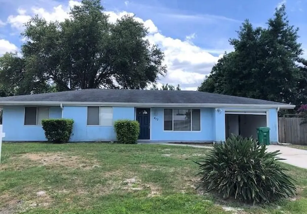412 SE Starflower Avenue Port St Lucie FL 34983