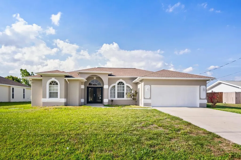 1037 SW Idol Avenue Port St Lucie FL 34953
