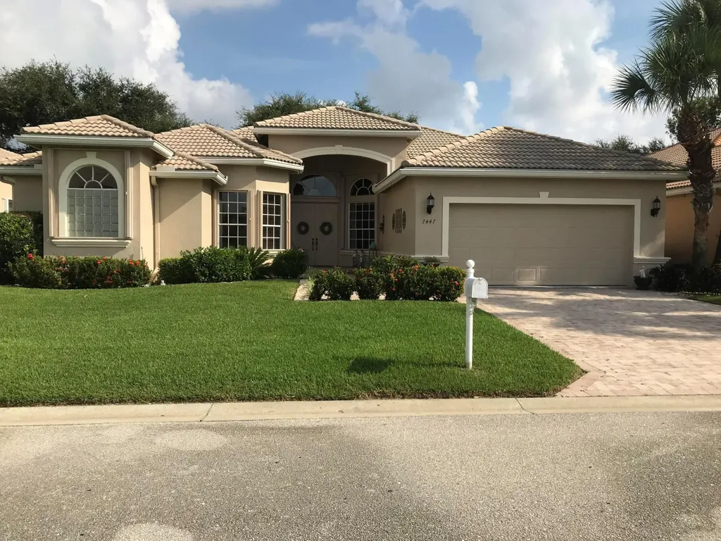 7447 Viale Angelo Delray Beach FL 33446