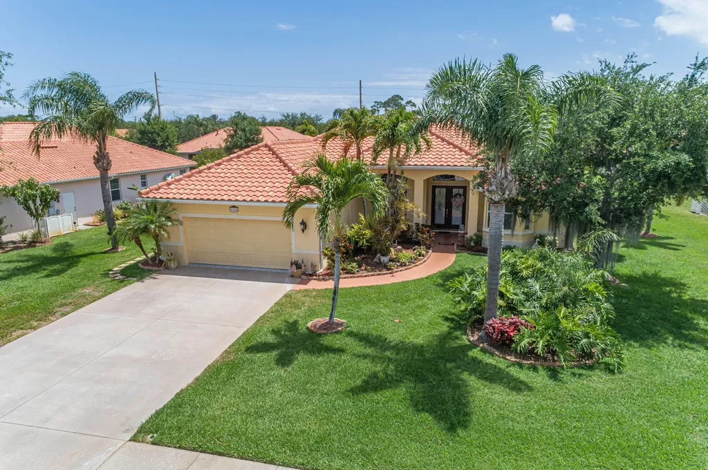 5902 Pine Ridge Circle Vero Beach FL 32967