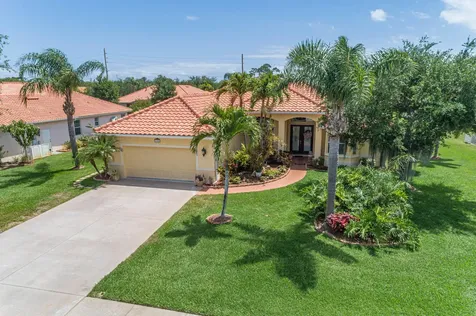 5902 Pine Ridge Circle Vero Beach FL 32967