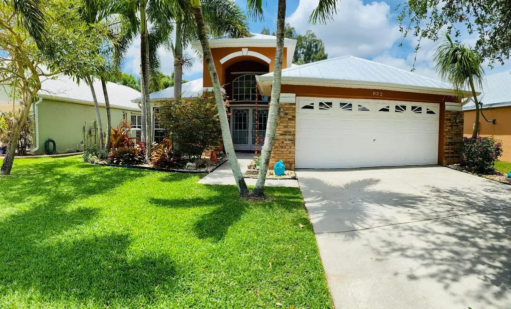 832 NW Waterlily Place Jensen Beach FL 34957