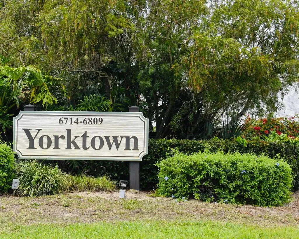6756 SE Yorktown Drive Hobe Sound FL 33455