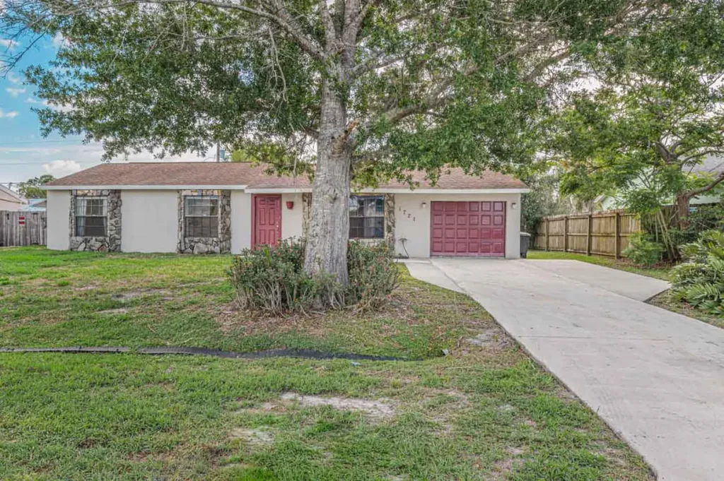 1721 SE Fallon Drive Port St Lucie FL 34983