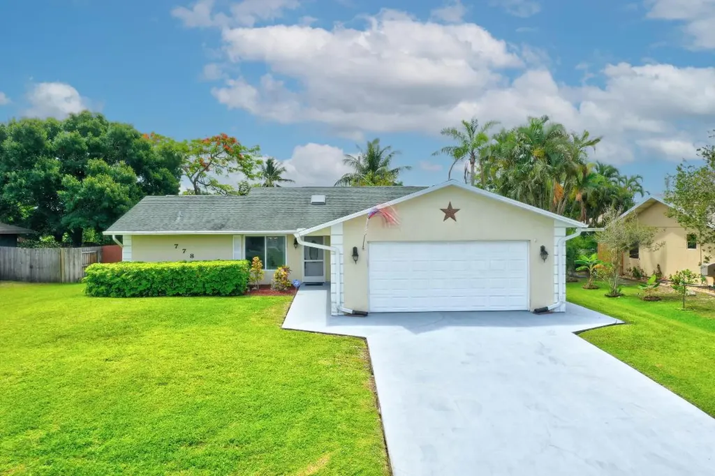 778 SE Albatross Avenue Port St Lucie FL 34983