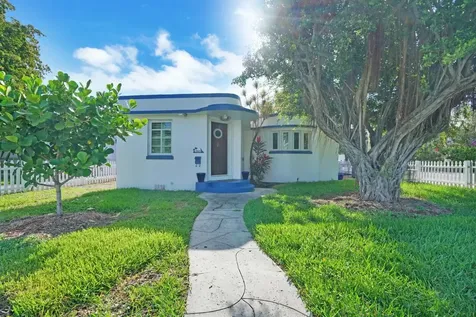 330 S Palmway Lake Worth Beach FL 33460