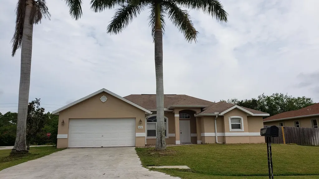 6210 NW Gatun Court Port St Lucie FL 34986