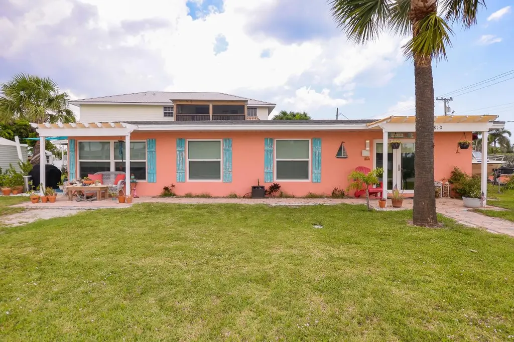 1810 Avalon Avenue Fort Pierce FL 34949
