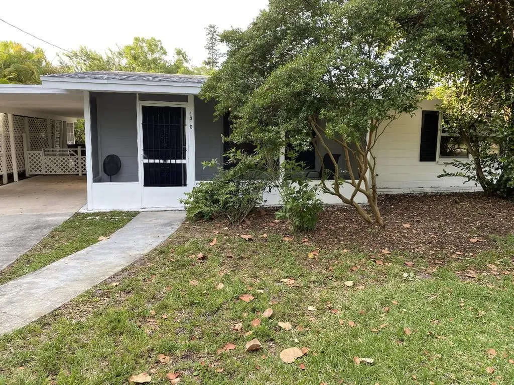 1010 Flood Road Fort Pierce FL 34982