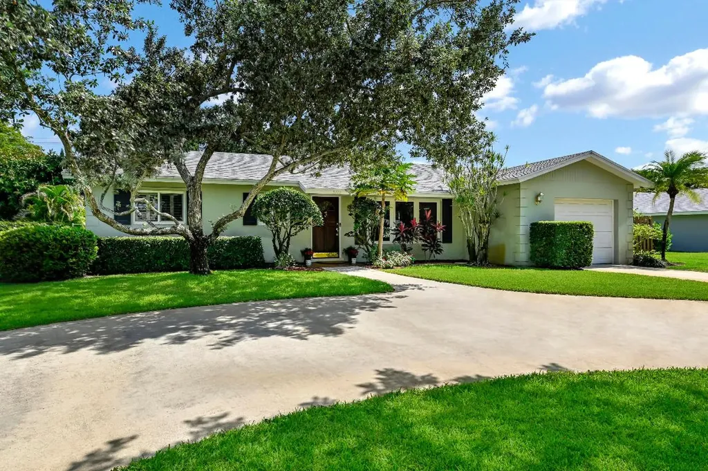 3712 Lowson Boulevard Delray Beach FL 33445