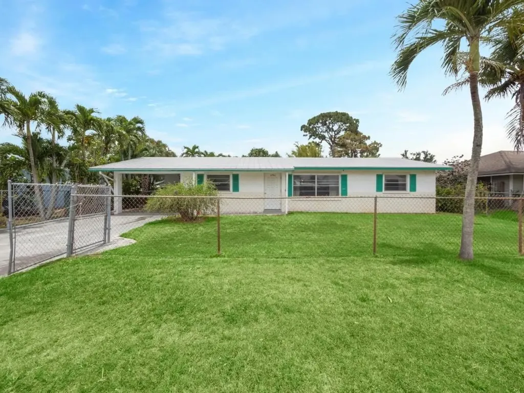 1751 SE Jackson Street Stuart FL 34997
