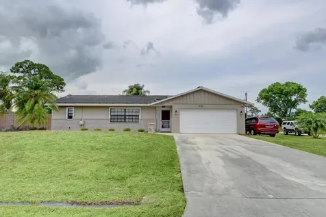 751 SE Evergreen Terrace Port St Lucie FL 34983