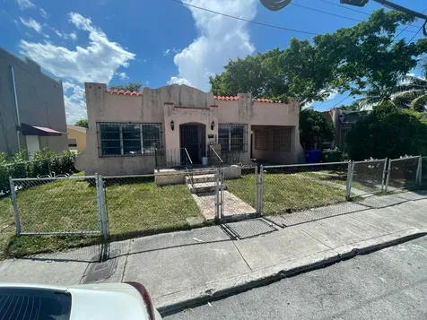 512 NW 19th Avenue Miami FL 33125