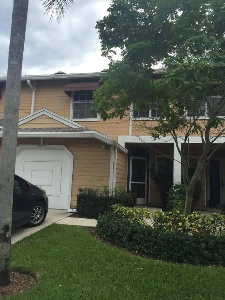 5254 Sapphire Valley Boca Raton FL 33486