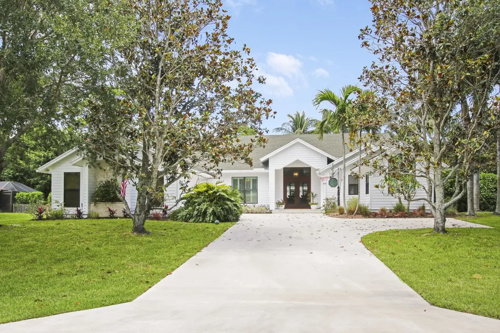 6139 Wood Creek Court Jupiter FL 33458