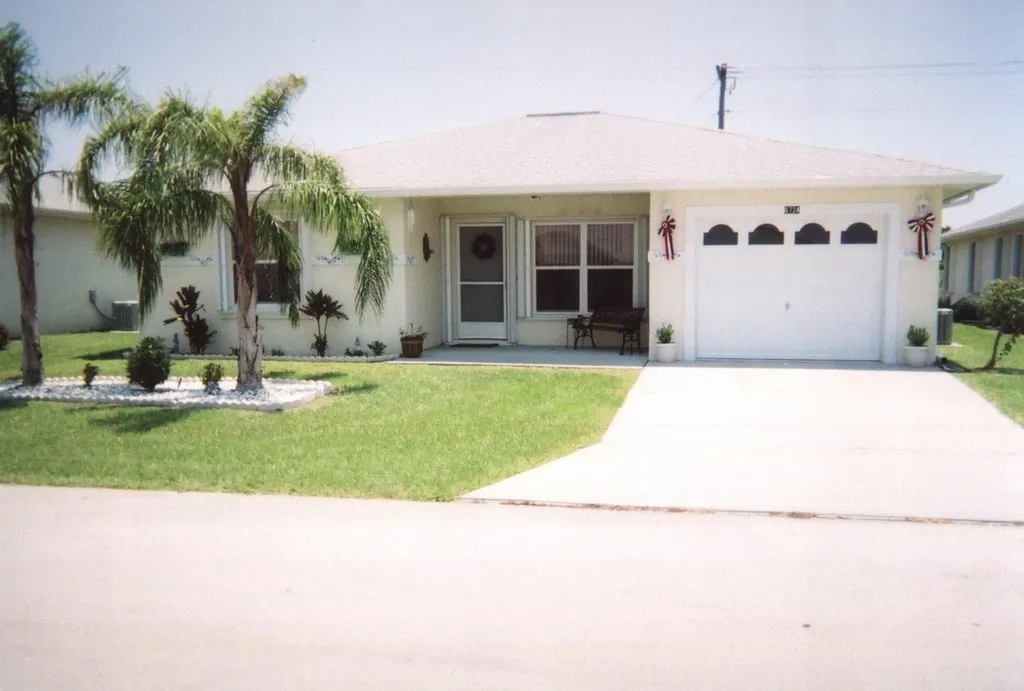 6724 Alemendra Fort Pierce FL 34951