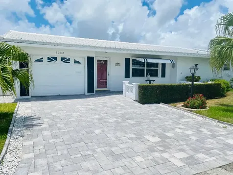 2208 SW 20th Way Boynton Beach FL 33426