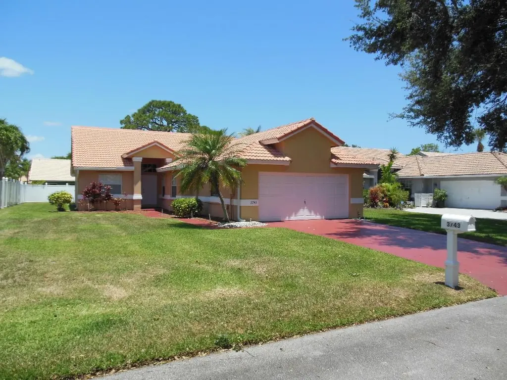 3743 S Lancewood Place Delray Beach FL 33445