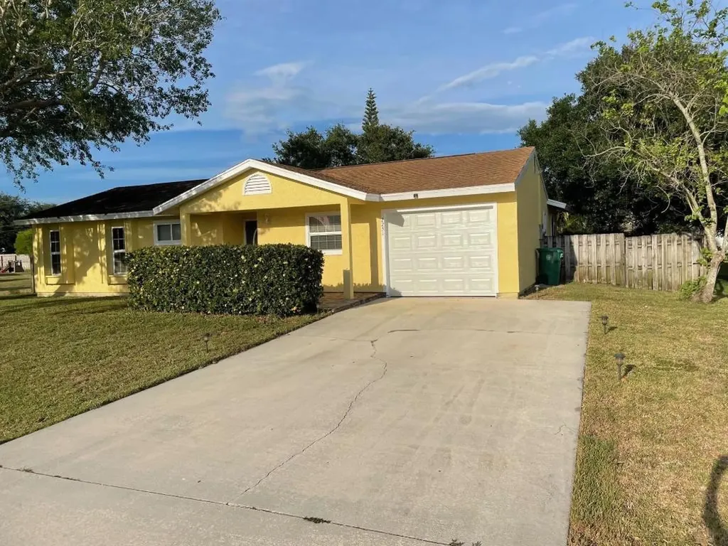 2251 SE Lucca Street Port St Lucie FL 34952