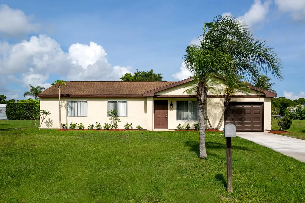 779 SW Belmont Circle Port St Lucie FL 34953