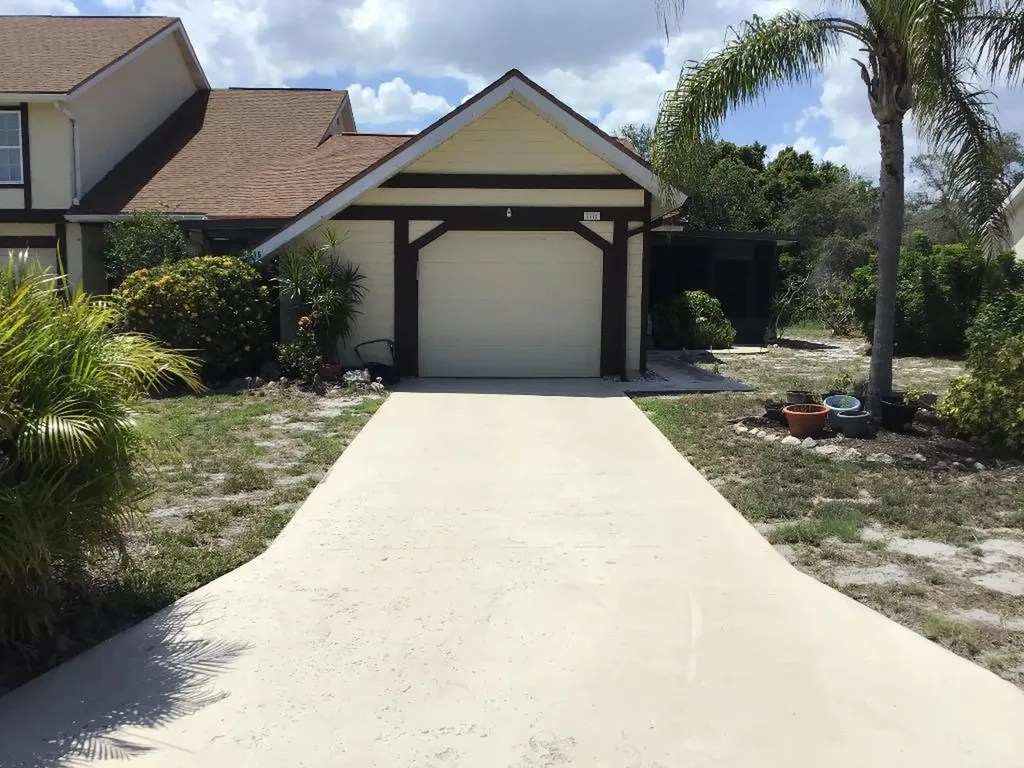 1415 SE Larkwood Circle Port St Lucie FL 34952